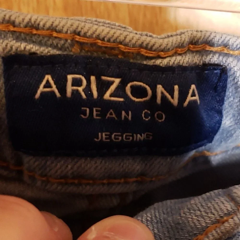 Arizona Girls Light Wash Denim Jegging Adjustable Waist 10